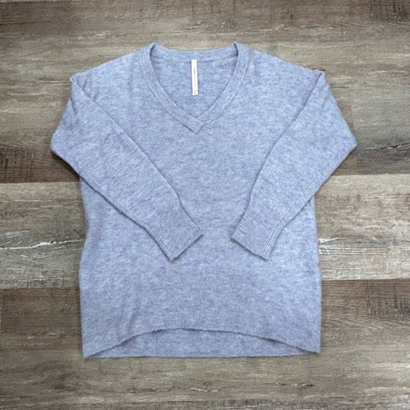 Babaton Sweater - Picture 1 of 4